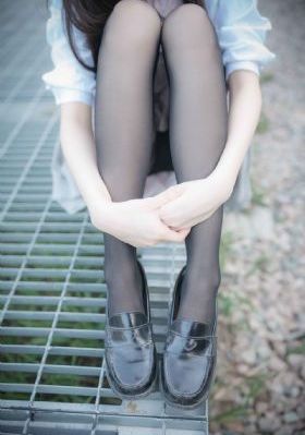 百合h花蒂h调教h1v1h_高清完整视频观看