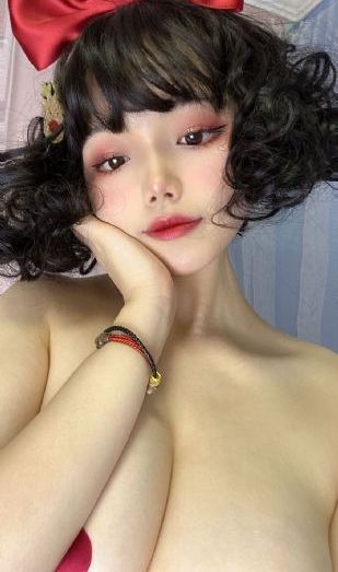 蜜桃成人精品在线看_高清完整版观看