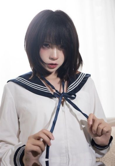 2015年余艺试衣间照片_BD国语高清完整版